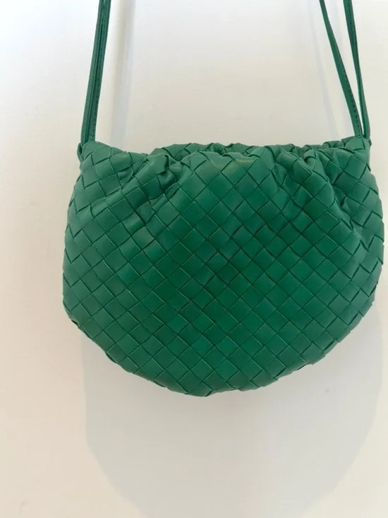 BOTTEGA VENETA The Mini Bulb in green Intrecciato - Picture 3 of 11